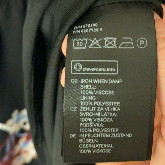 H&M - Black floral print dress with long sleeves - Picture 4 of 6